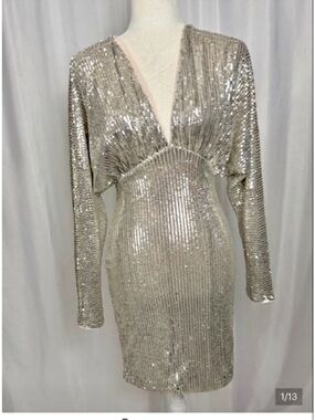 NWT Celebrity Fashion by Hera Collection Silver Sequin Batwing Mini Dress Sz S